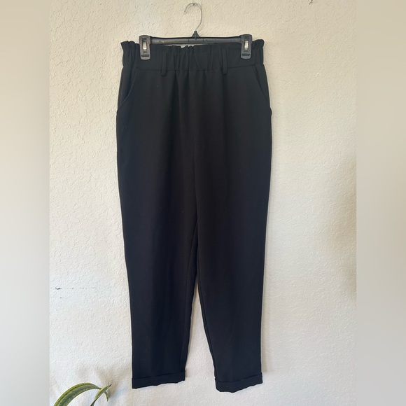 SO Pants - Women’s Black Preppy Cuffed Trousers With Elastic High Waist and Pockets